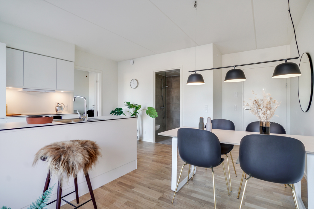 Moderne 2-værelses lejlighed i Odense C med altan 4