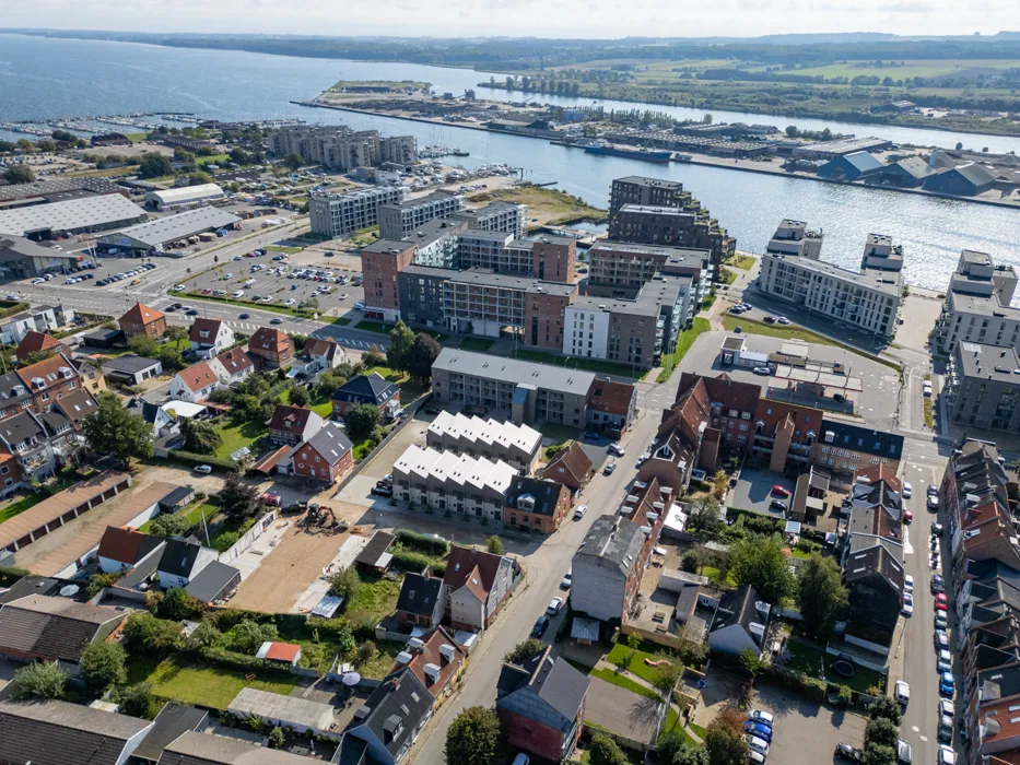 Fantastisk 2-plans townhouse på Strandpromenaden 18