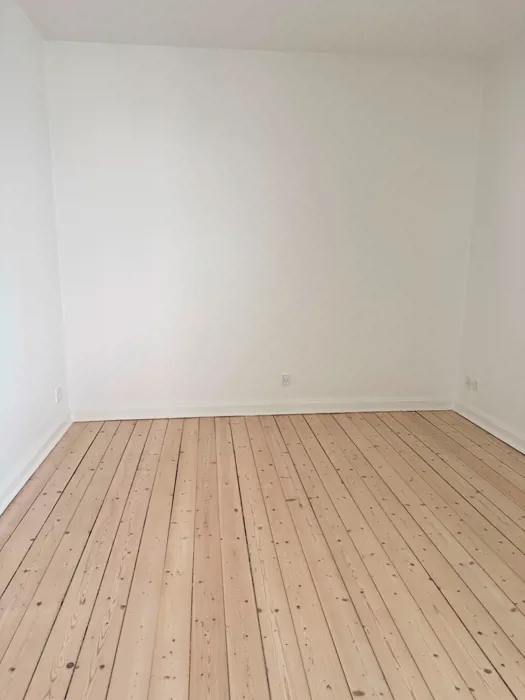 Rummelig og lys lejlighed med altan 5