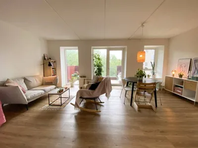 Skøn 3-værelses lejlighed med stor altan i Egeparken 1