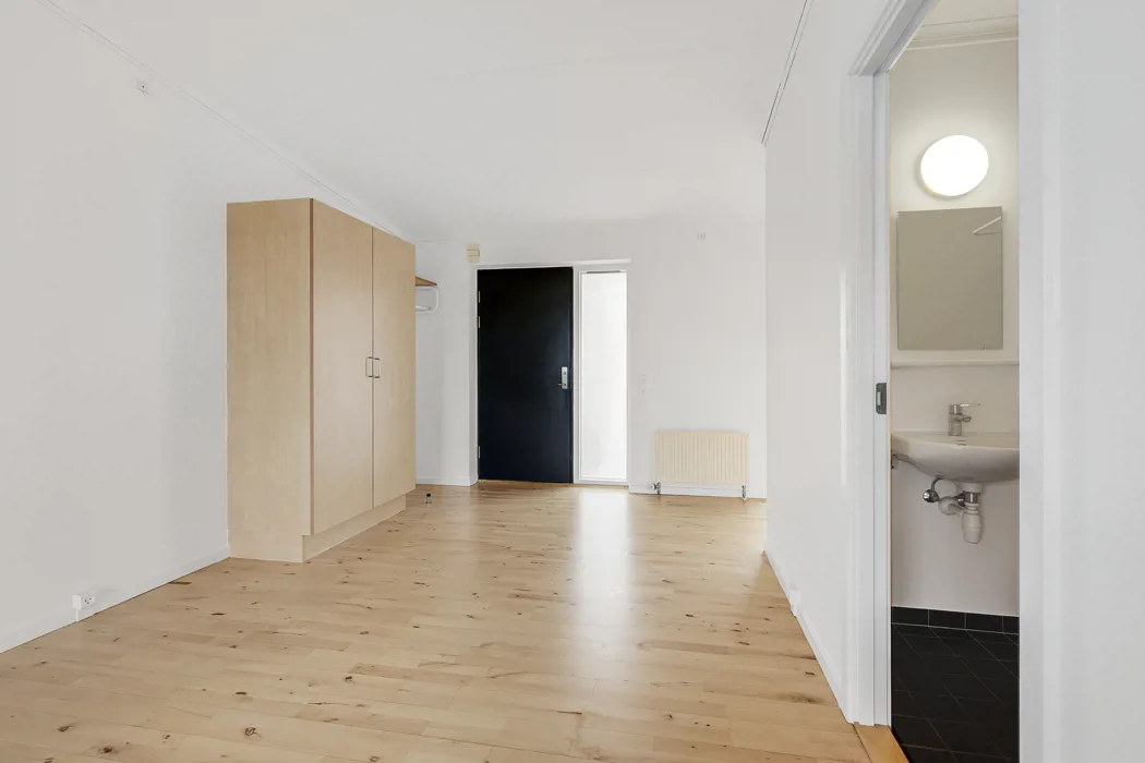 Rummelig studiebolig med skøn placering i Aalborg C 13