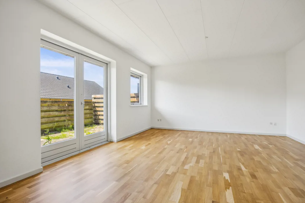Lejlighed med privat terrasse i Vester Hassing 2