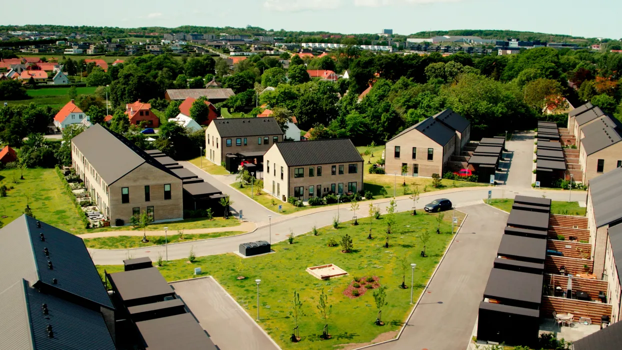 Nyopført 4-værelses rækkehus i to plan i Jasminparken 16