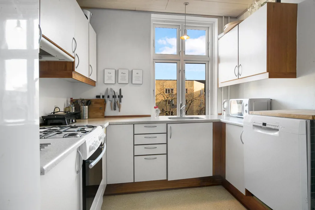 Delevenlig og lys 4-værelses lejlighed på 107 m²  1