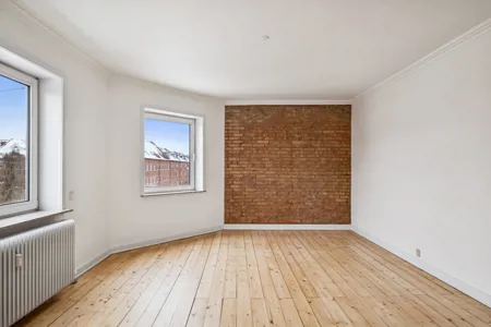 Lys og rummelig 5-værelses i to plan – centralt i Aalborg 1