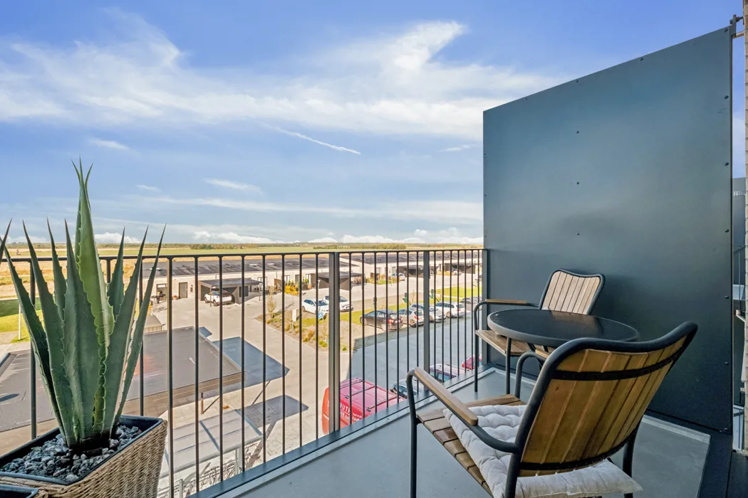 Moderne lejlighed med god planløsning og altan 13