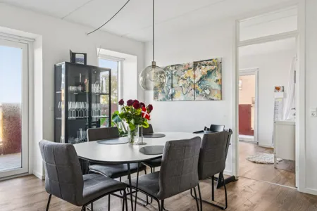 Gennemført og delevenlig 3-værelses lejlighed med stor altan i Parkbyen 1