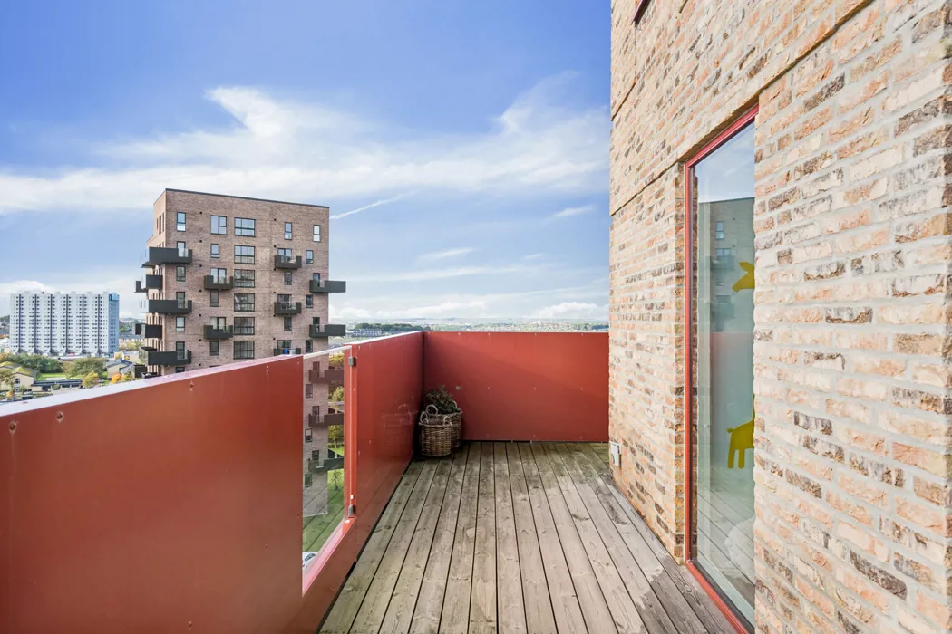 Gennemført og delevenlig 3-værelses lejlighed med stor sydvendt altan 2