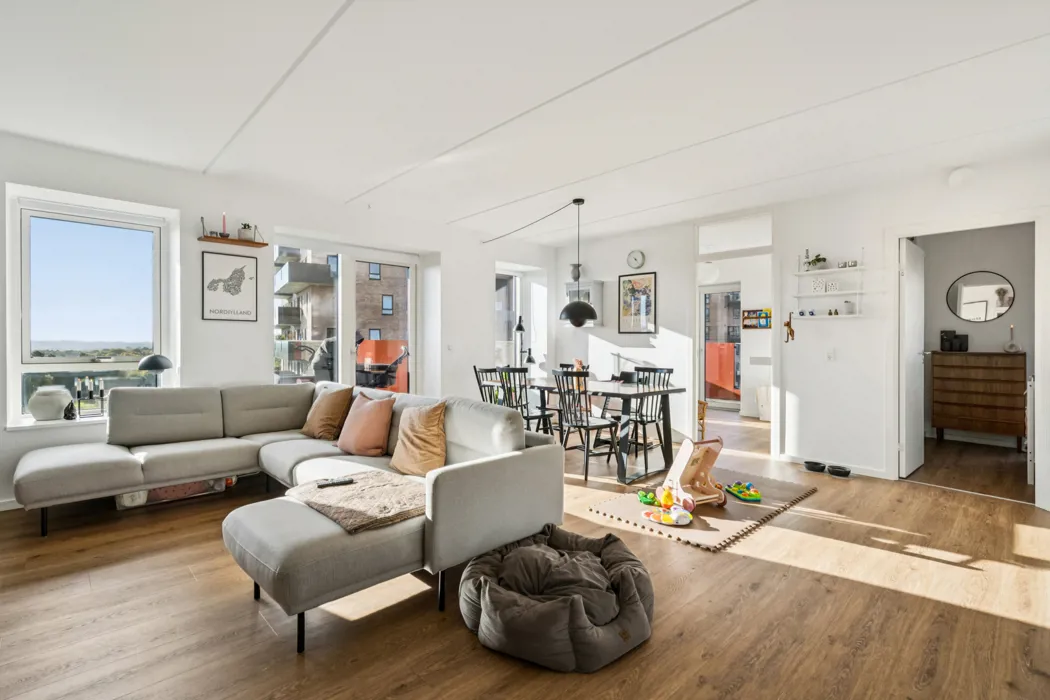 Gennemført og delevenlig 3-værelses lejlighed med stor sydvendt altan 3