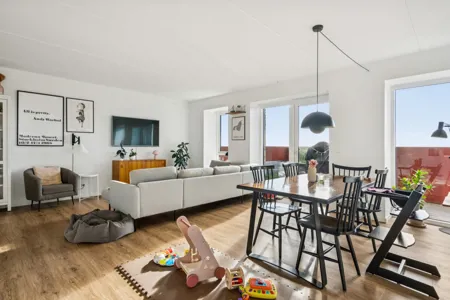 Gennemført og delevenlig 3-værelses lejlighed med stor sydvendt altan 1