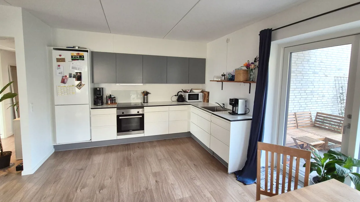 Moderne og indflytningsklar 3-værelses lejlighed med terrasse 1