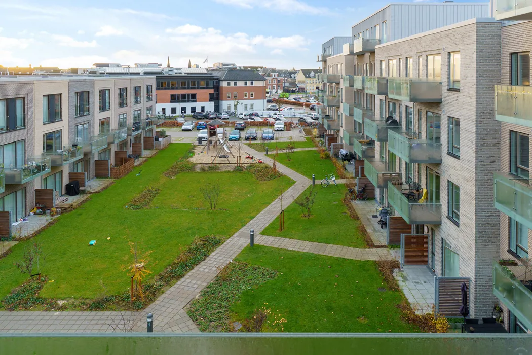 Nyopført 3-værelses lejlighed med altan i Odense C 12