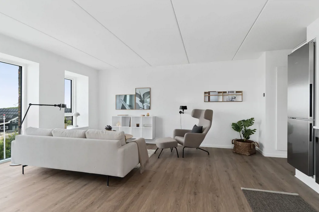 Lys og rummelig 4-værelses lejlighed med moderne faciliteter 4