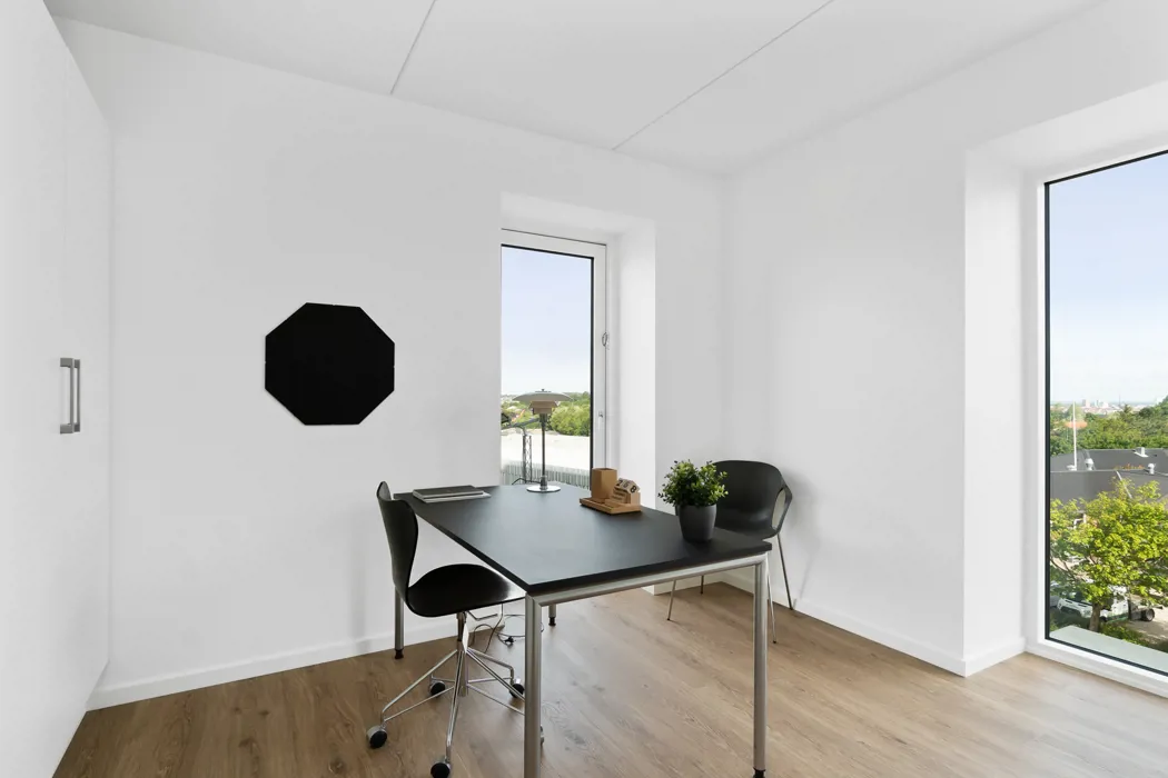 Lys og rummelig 4-værelses lejlighed med moderne faciliteter 13