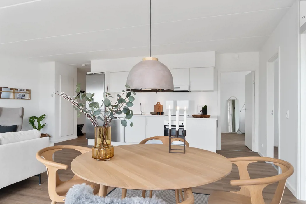 Lys og rummelig 4-værelses lejlighed med moderne faciliteter 5