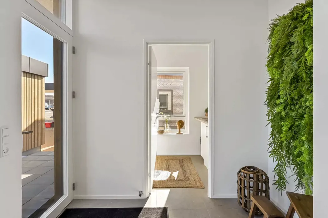 God planløsning og terrasse i roligt boligområde 6