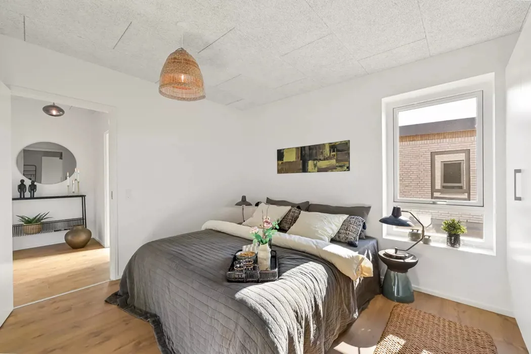 God planløsning og terrasse i roligt boligområde 8