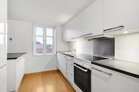 Stor, delevenlig 4-værelses lejlighed i Vejgaard 1