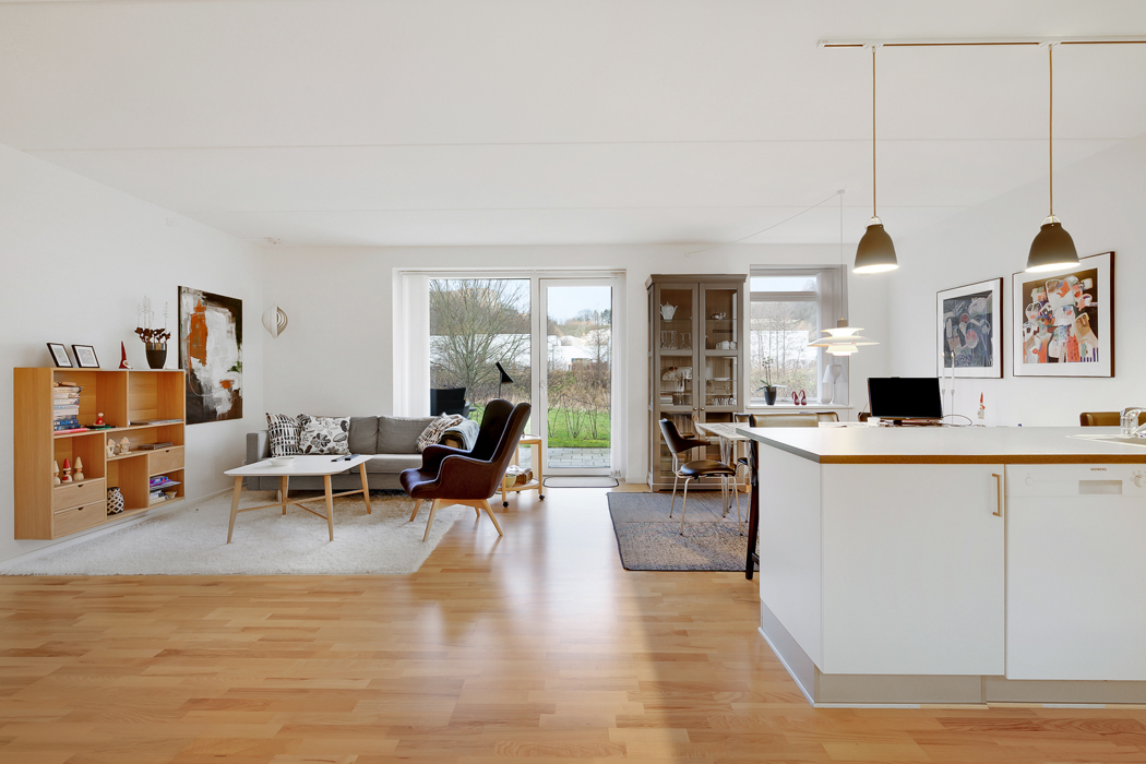 Moderne 4-værelses lejlighed på Eternitten 1