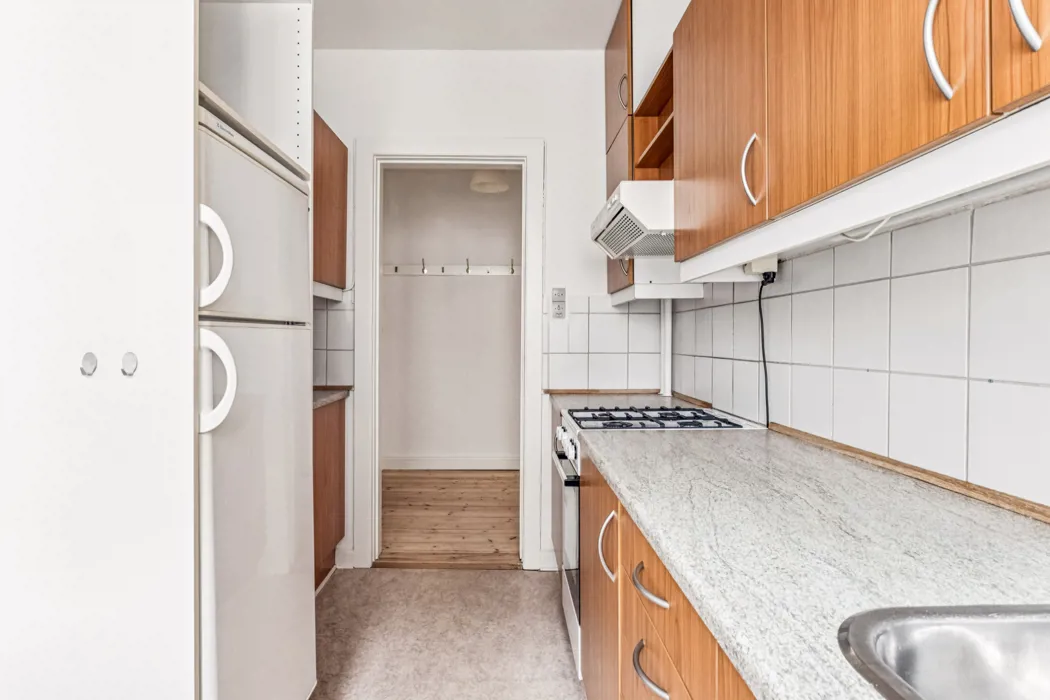 Lys 2-værelses lejlighed med altan og udsigt over Aalborg 3