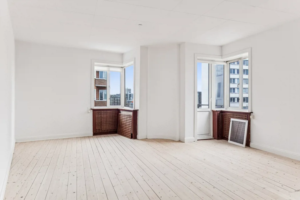 Lys 2-værelses lejlighed med altan og udsigt over Aalborg 2