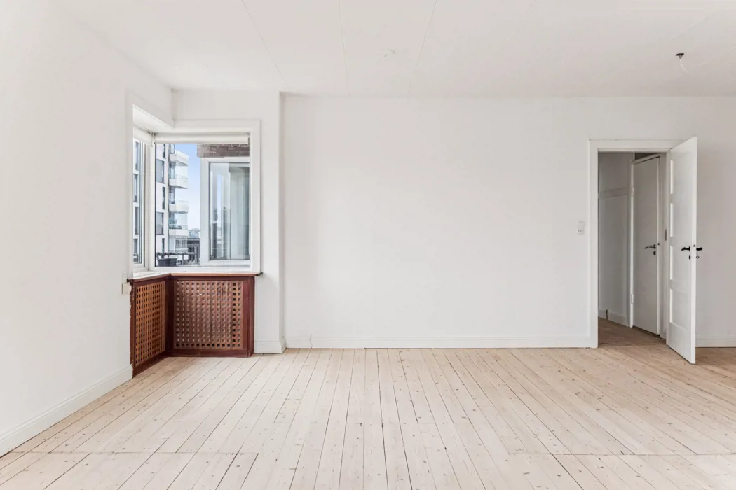 Lys 2-værelses lejlighed med altan og udsigt over Aalborg 5