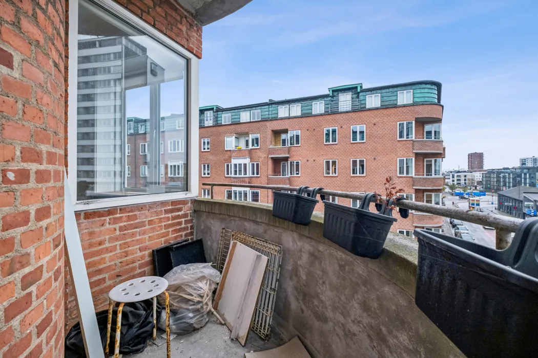 Lys 2-værelses lejlighed med altan og udsigt over Aalborg 8