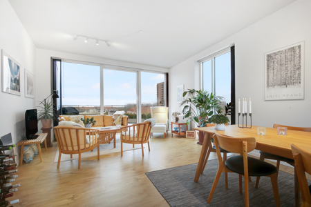 Eksklusiv 4-værelses lejlighed med to store altaner 1