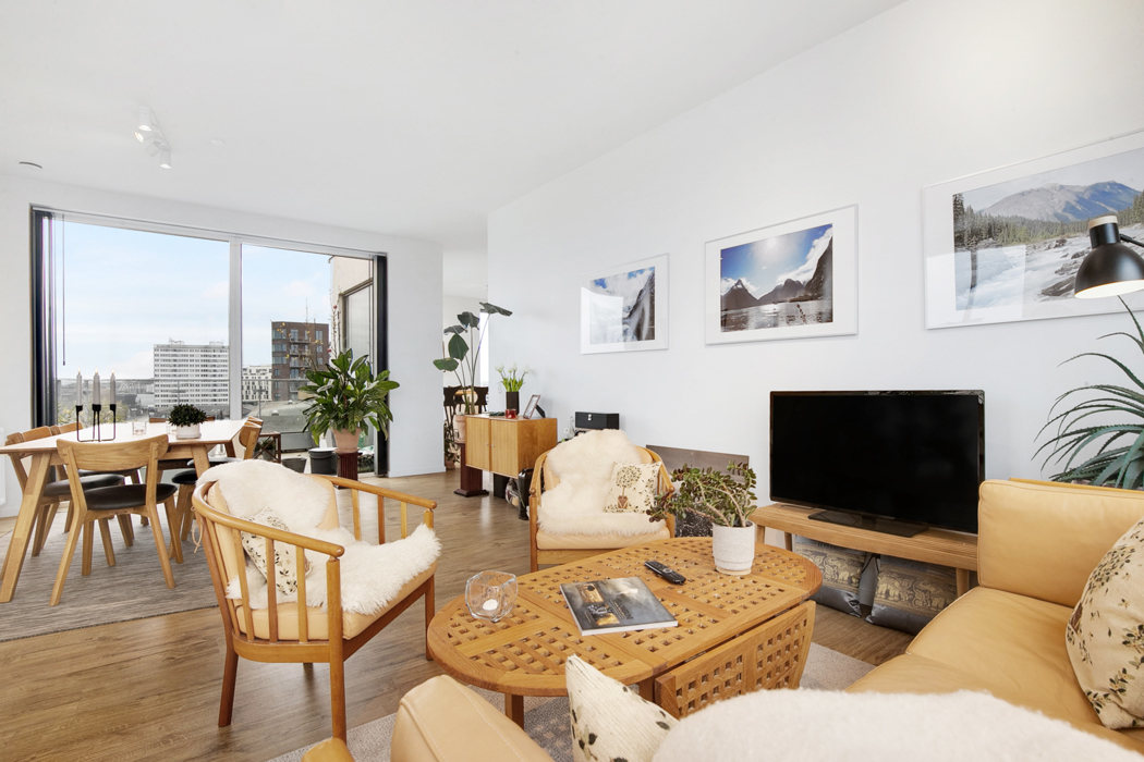 Eksklusiv 4-værelses lejlighed med to store altaner 6