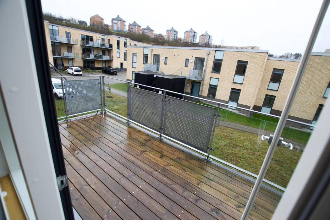 Stor 4-værelses lejlighed med altan på Eternitten 10