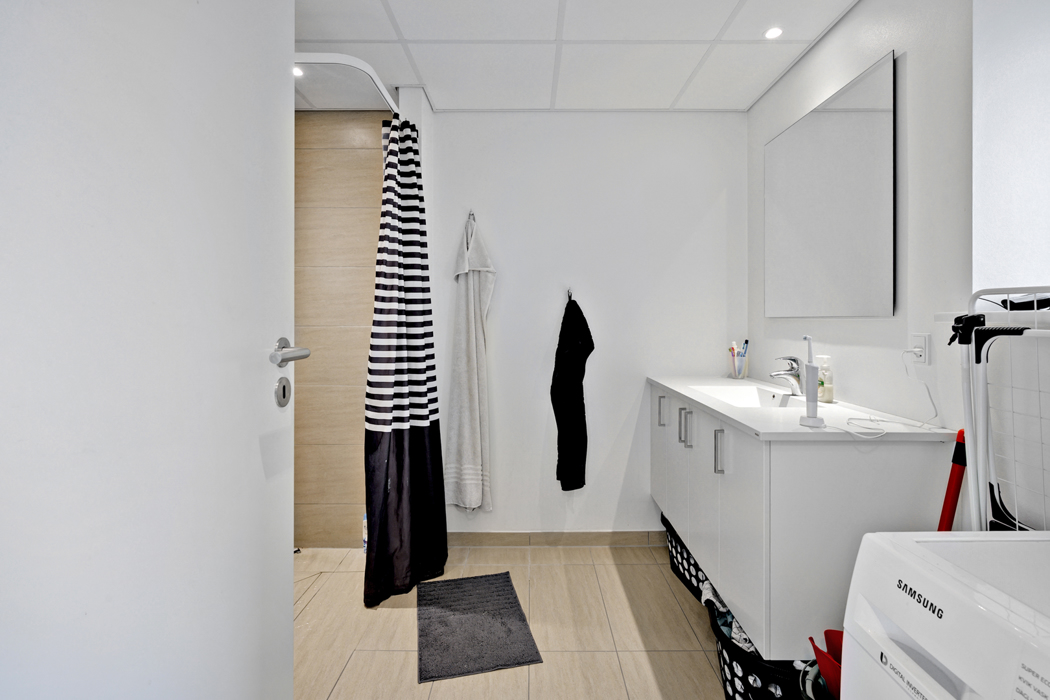 Stor 4-værelses lejlighed med altan på Eternitten 9