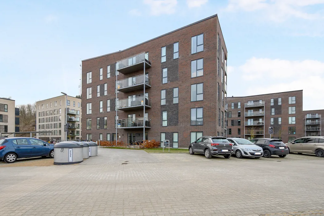 Flot og lys 3-værelses lejlighed på Eternitten 9