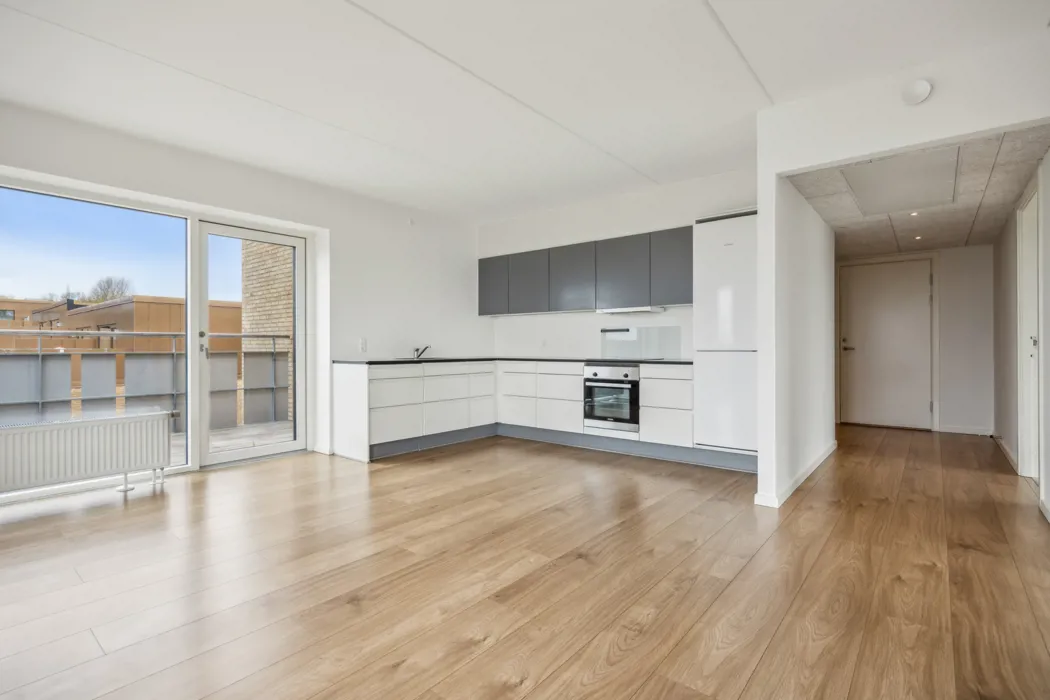 Moderne og indflytningsklar 3-værelses lejlighed med stor altan 1