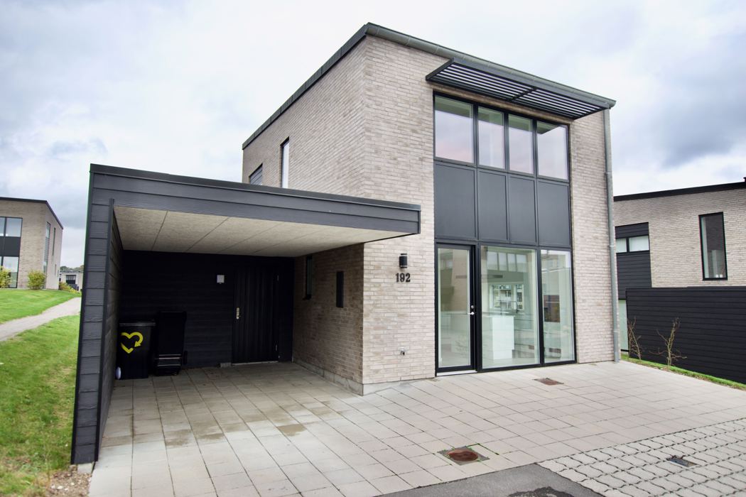 Fritliggende 4-værelses rækkehus på Marshalls Alle 16