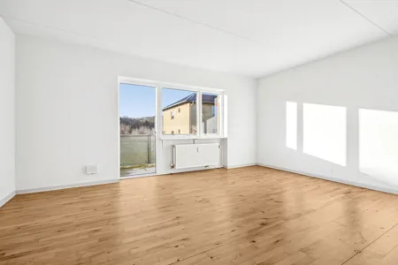 Lys 3-værelses lejlighed med altan 1