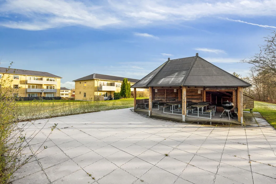 Lys 3-værelses lejlighed med altan 17