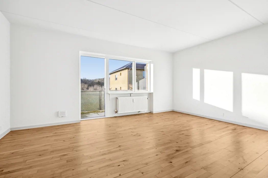 Lys 3-værelses lejlighed med altan 2