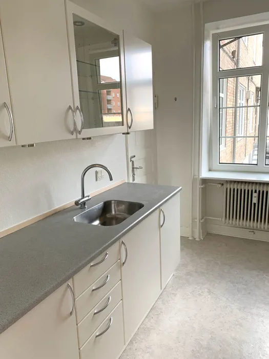 Lys 2-værelses lejlighed med god planløsning i Aalborg Vestby 7