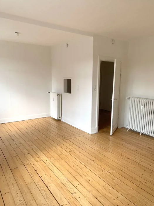 Lys 2-værelses lejlighed med god planløsning i Aalborg Vestby 13