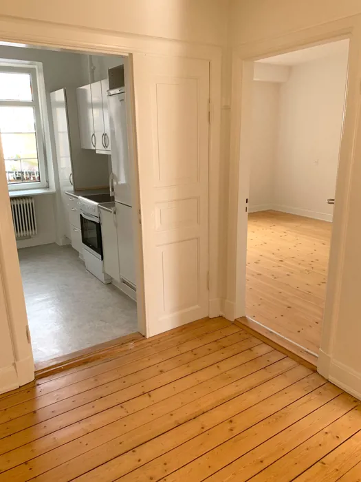 Lys 2-værelses lejlighed med god planløsning i Aalborg Vestby 5