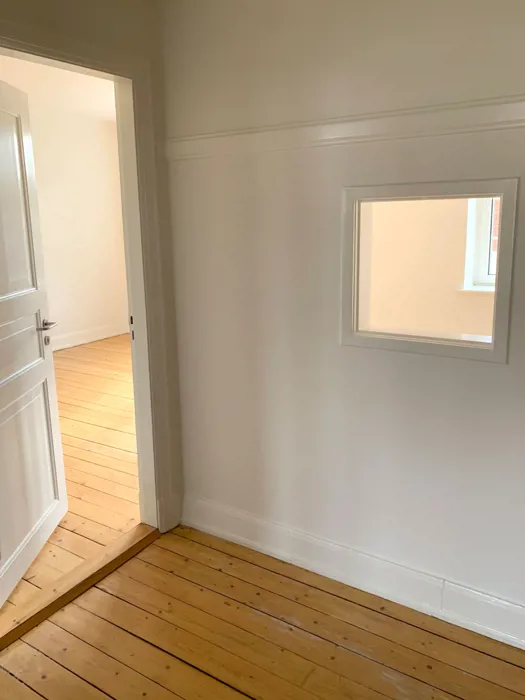 Lys 2-værelses lejlighed med god planløsning i Aalborg Vestby 9