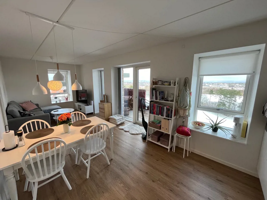 Skøn 2-værelses lejlighed med stor altan i Parkbyen 3