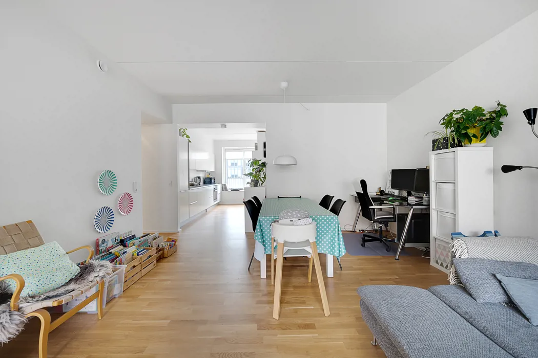 Skøn 4-værelses lejlighed med altan i AstaHus 7