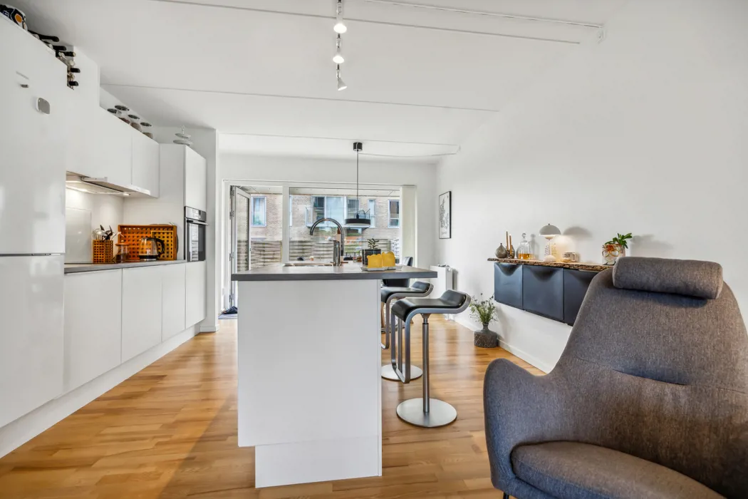 Stor og lys 4-værelses lejlighed i Hasserislund 3