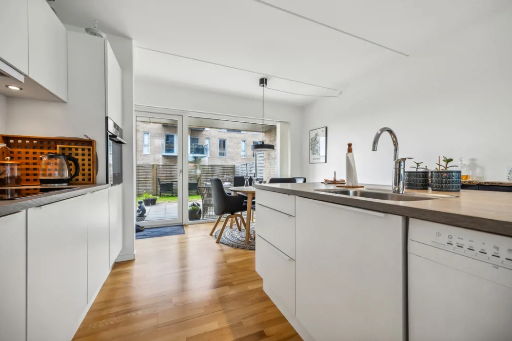 Stor og lys 4-værelses lejlighed i Hasserislund 1