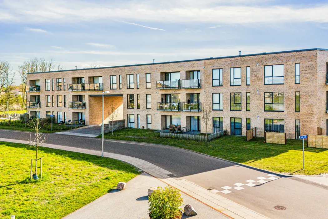 Stor og lys 4-værelses lejlighed i Hasserislund 12