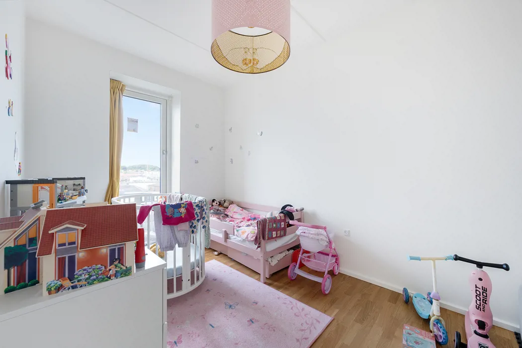 Skøn 4-værelses lejlighed med altan i AstaHus 10