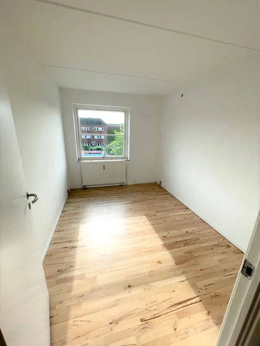 Lys 2-værelses lejlighed med altan 4