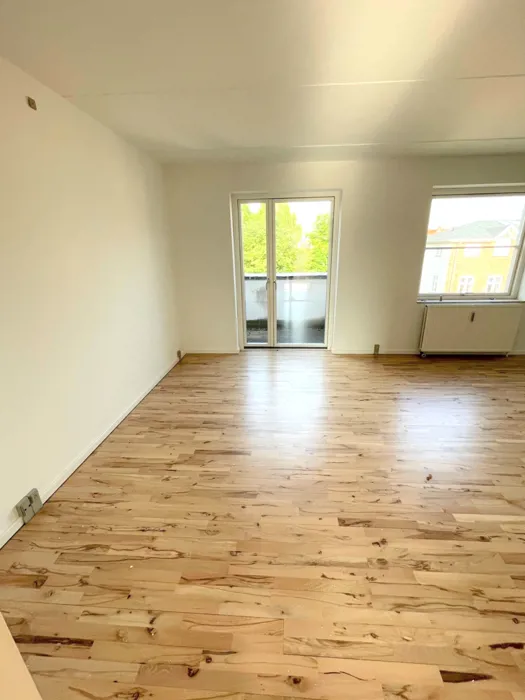 Lys 2-værelses lejlighed med altan 3