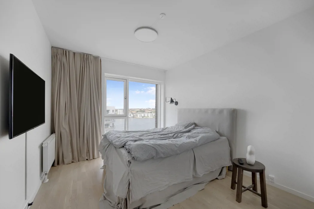 Stor 3-værelses lejlighed med fantastisk udsigt i Taffeltårnet 9